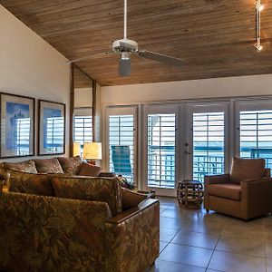 One-Bedroom King Suite